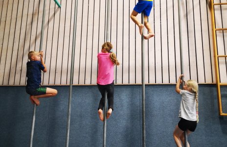 Erlebnislandschaft der zweiten und dritten Klassen im Sportunterricht