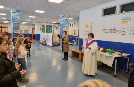 Dezember 2025 Adventsandacht der vierten Klassen